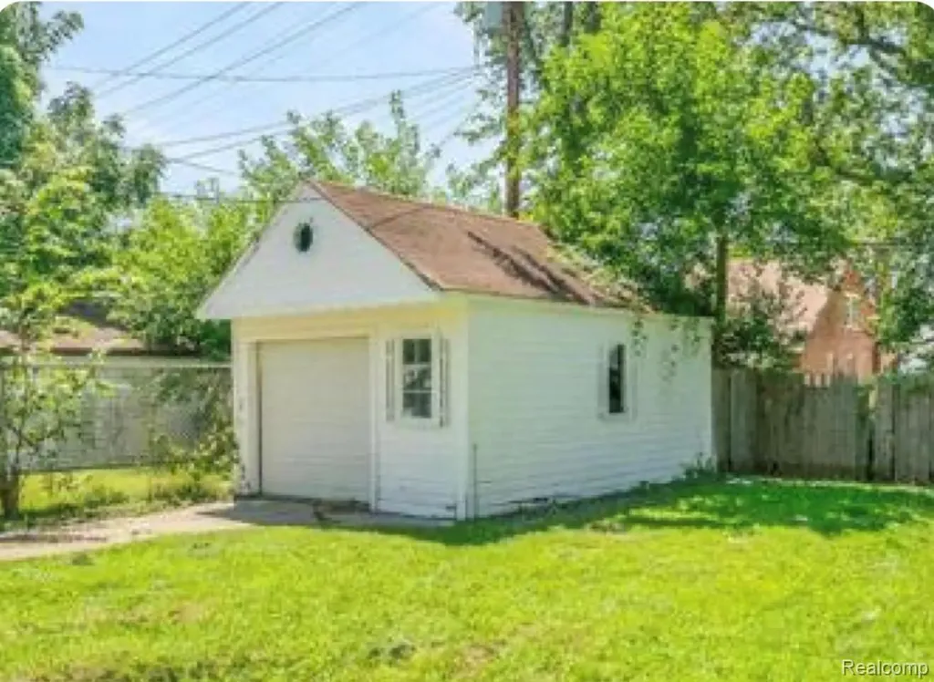 15471 Saint Marys Street Detroit City MI 48227