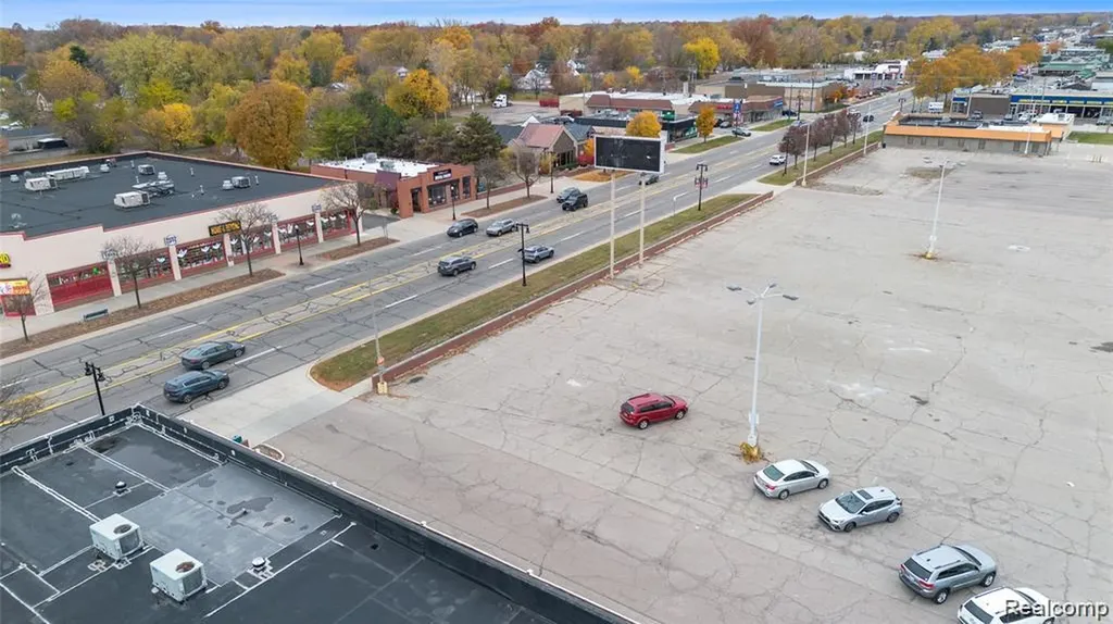 29530 Ford Road Garden City City MI 48135