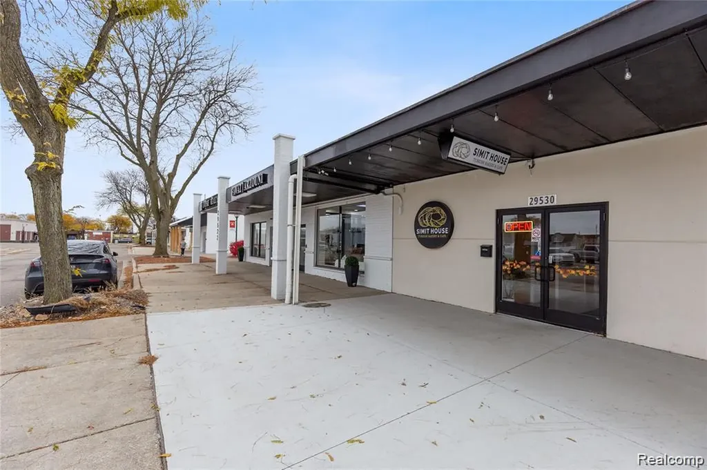29530 Ford Road Garden City City MI 48135