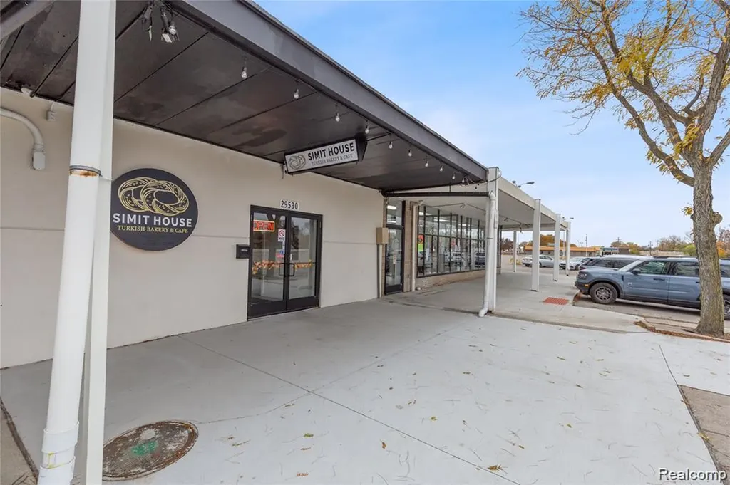 29530 Ford Road Garden City City MI 48135
