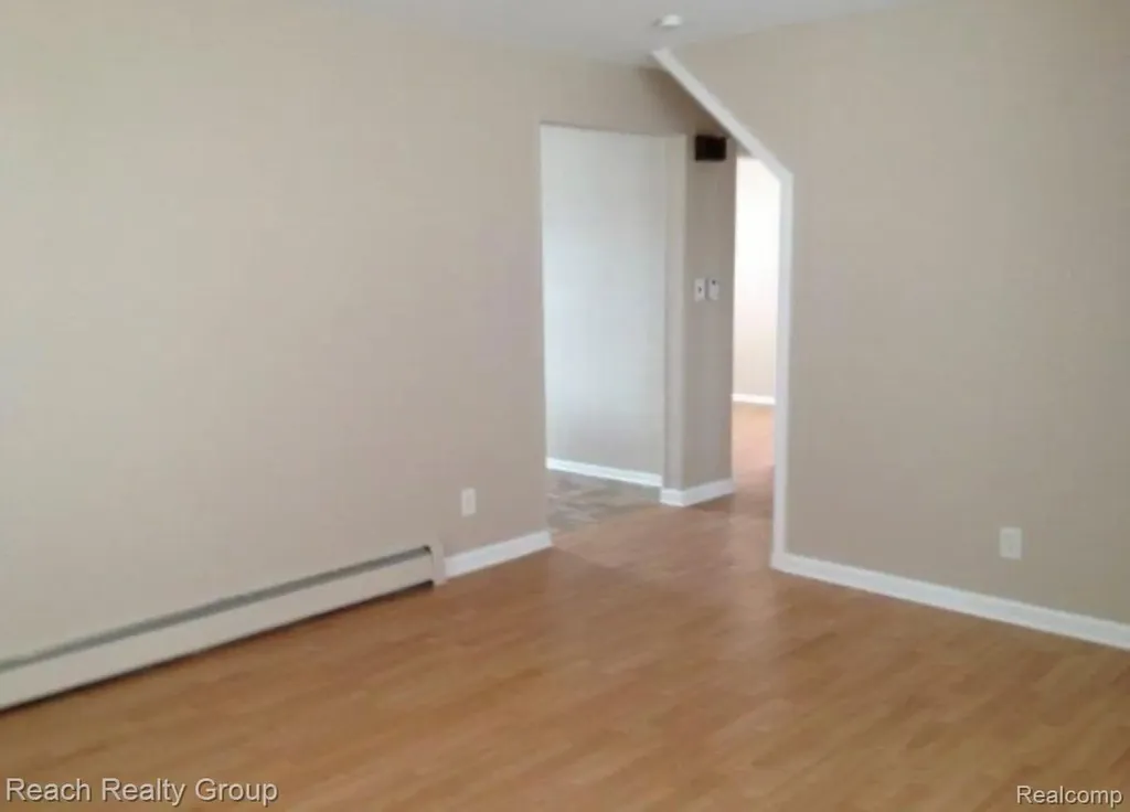 20010 Voiland Street Roseville City MI 48066