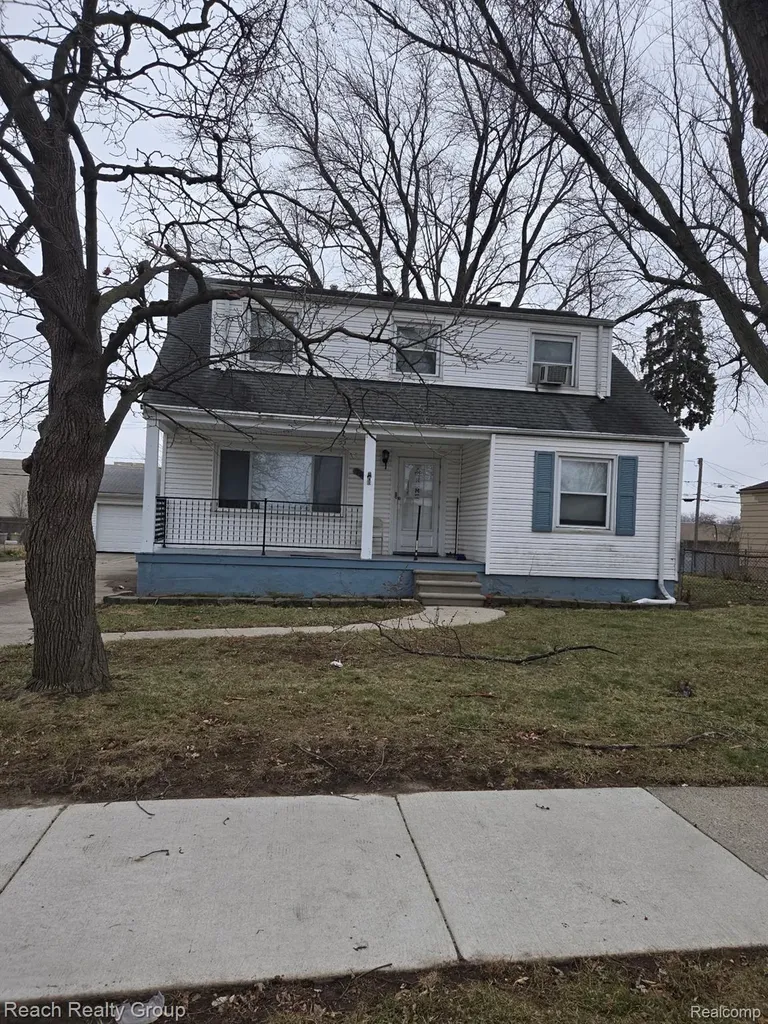 20010 Voiland Street Roseville City MI 48066