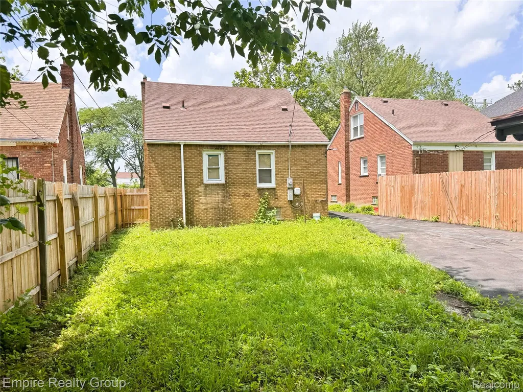 9646 Ward Street Detroit City MI 48227
