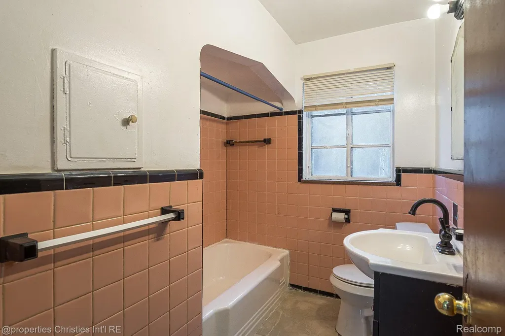 17902 Chester Street Detroit City MI 48224