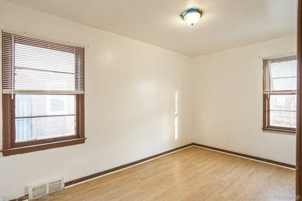 17902 Chester Street Detroit City MI 48224