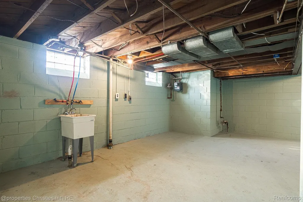 17902 Chester Street Detroit City MI 48224