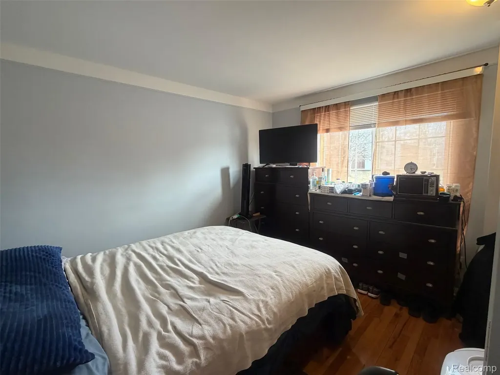 454 Fox Hills Drive N Bloomfield Hills City MI 48304