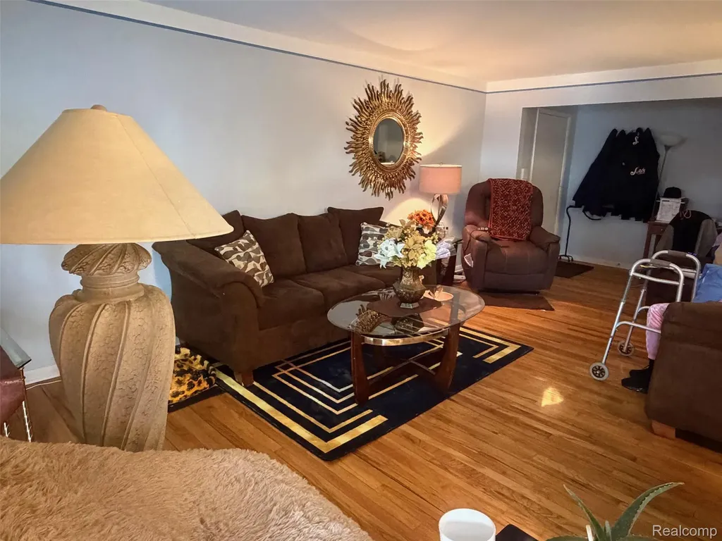 454 Fox Hills Drive N Bloomfield Hills City MI 48304