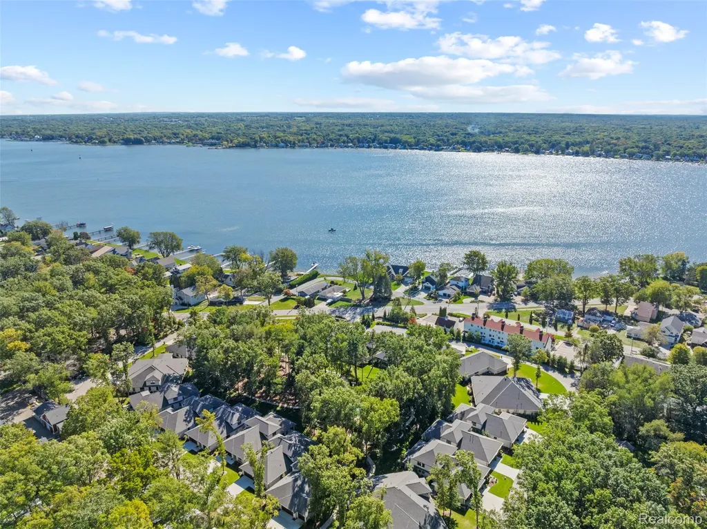 2031 Ottawa Beach Road Park Township MI 49424