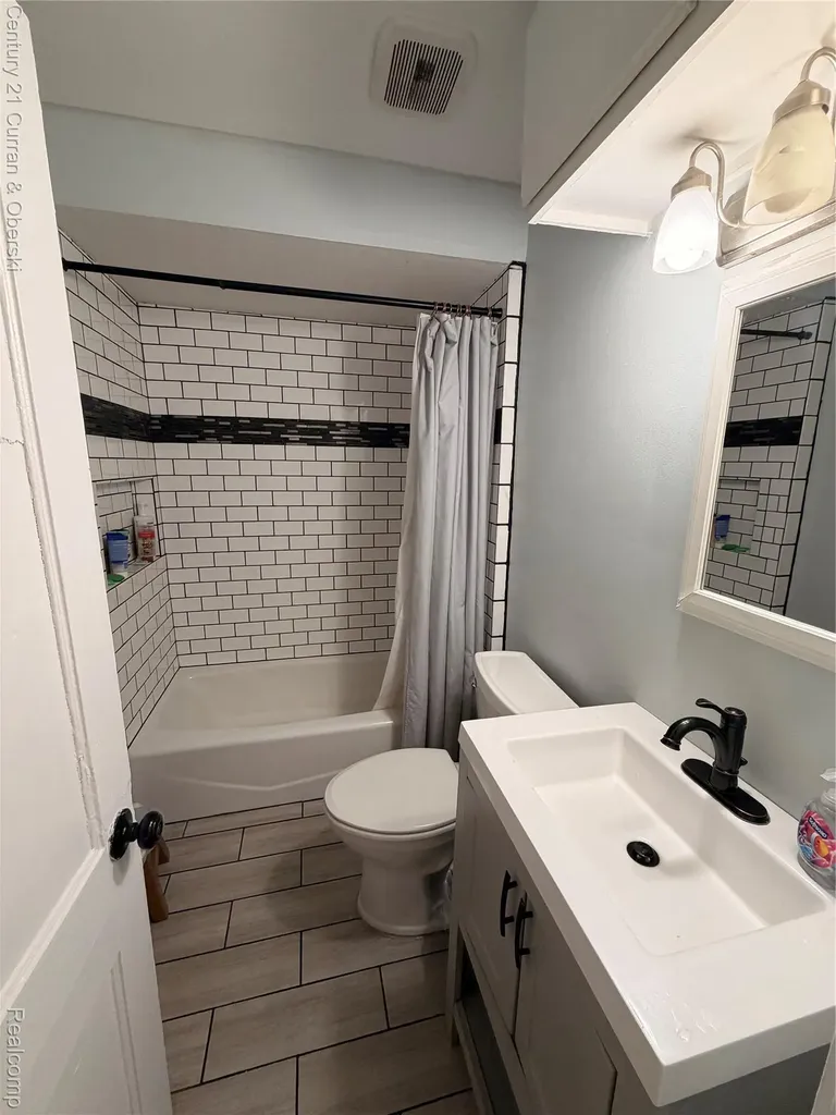 13272 Pullman Street Southgate City MI 48195