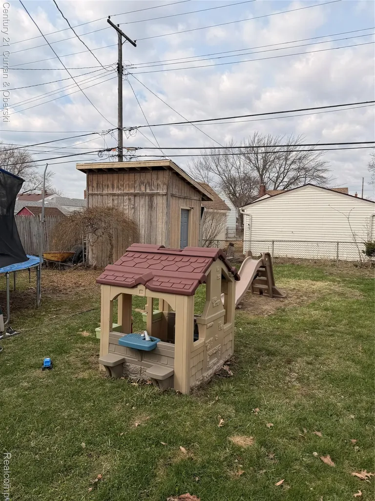 13272 Pullman Street Southgate City MI 48195