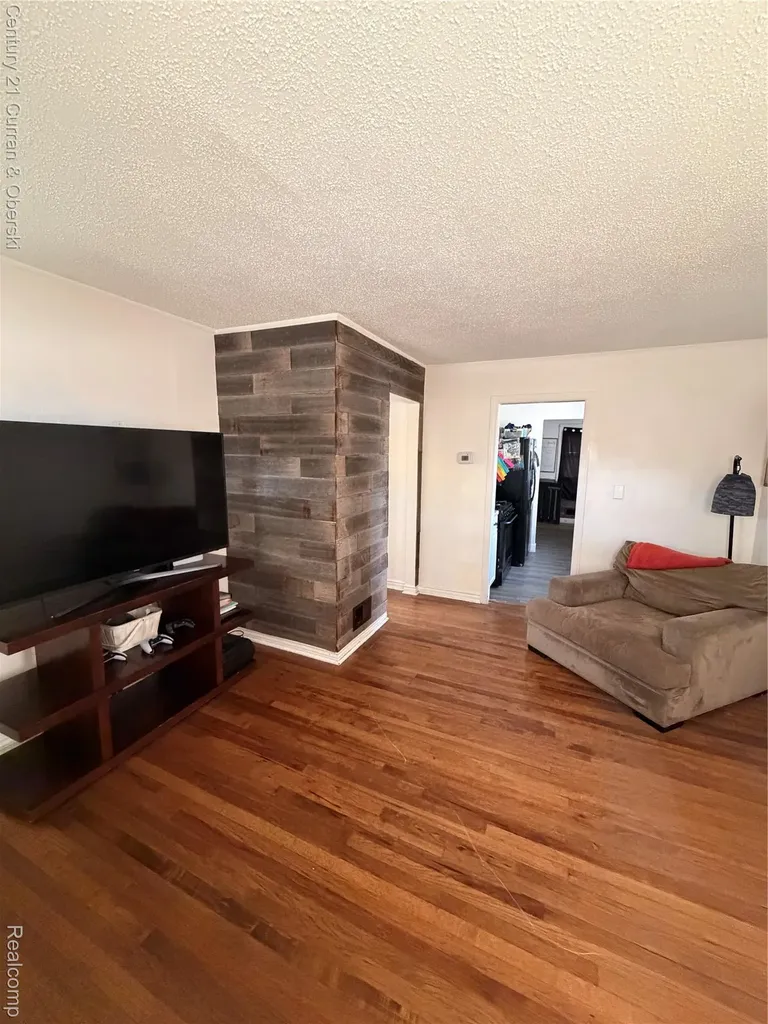 13272 Pullman Street Southgate City MI 48195