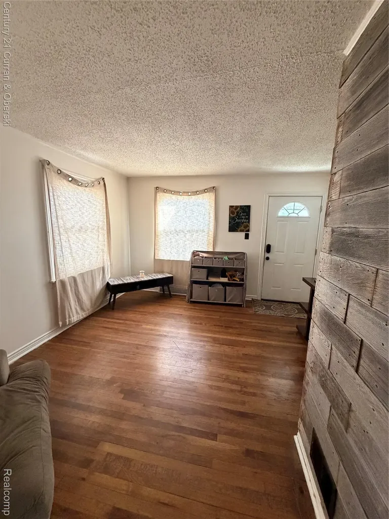 13272 Pullman Street Southgate City MI 48195