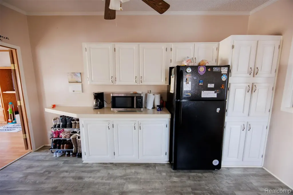 8016 Harbour Drive Ira Township MI 48023