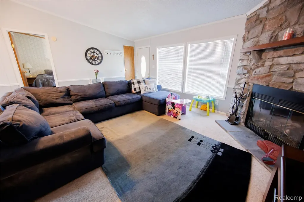 8016 Harbour Drive Ira Township MI 48023