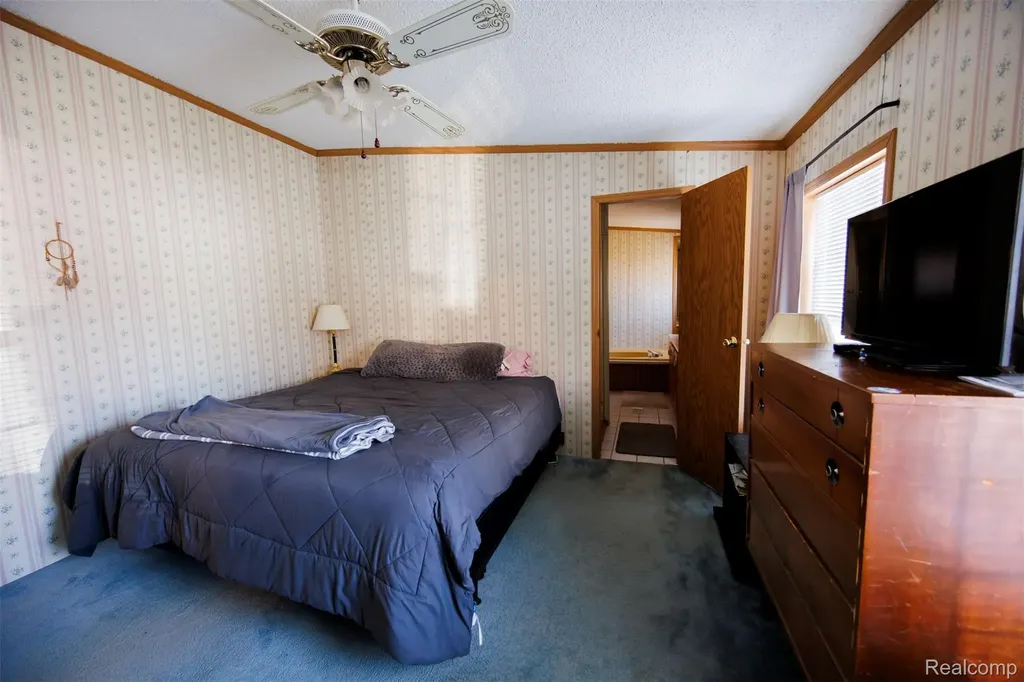 8016 Harbour Drive Ira Township MI 48023