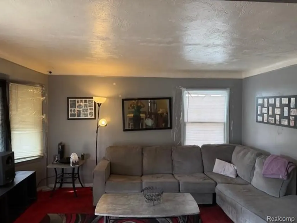 19324 Archdale Street Detroit City MI 48235