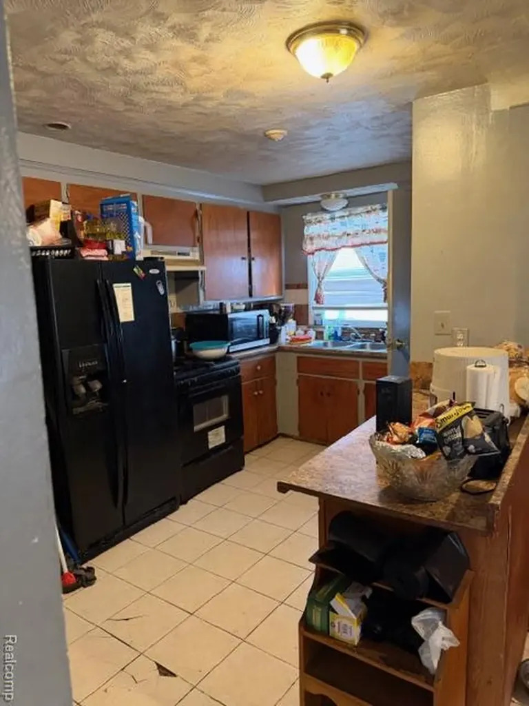 19324 Archdale Street Detroit City MI 48235