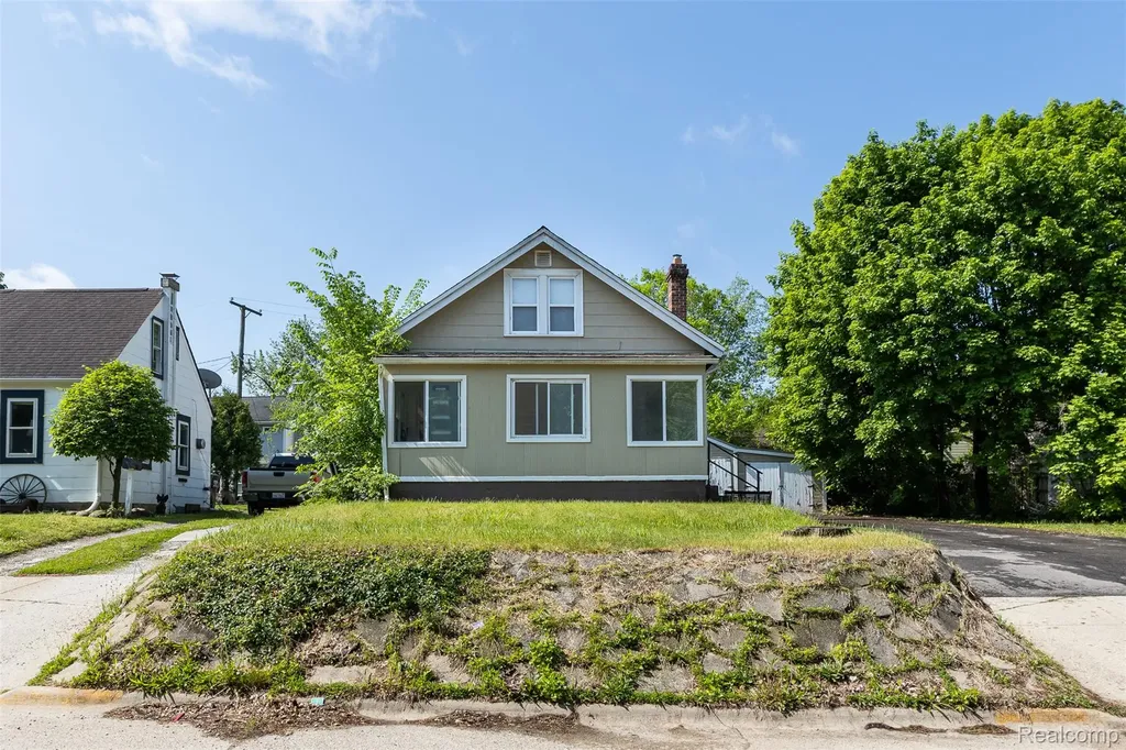 315 Brain Avenue Belleville City MI 48111