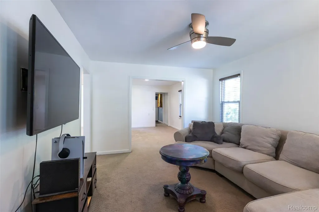 315 Brain Avenue Belleville City MI 48111