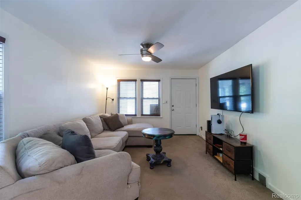 315 Brain Avenue Belleville City MI 48111