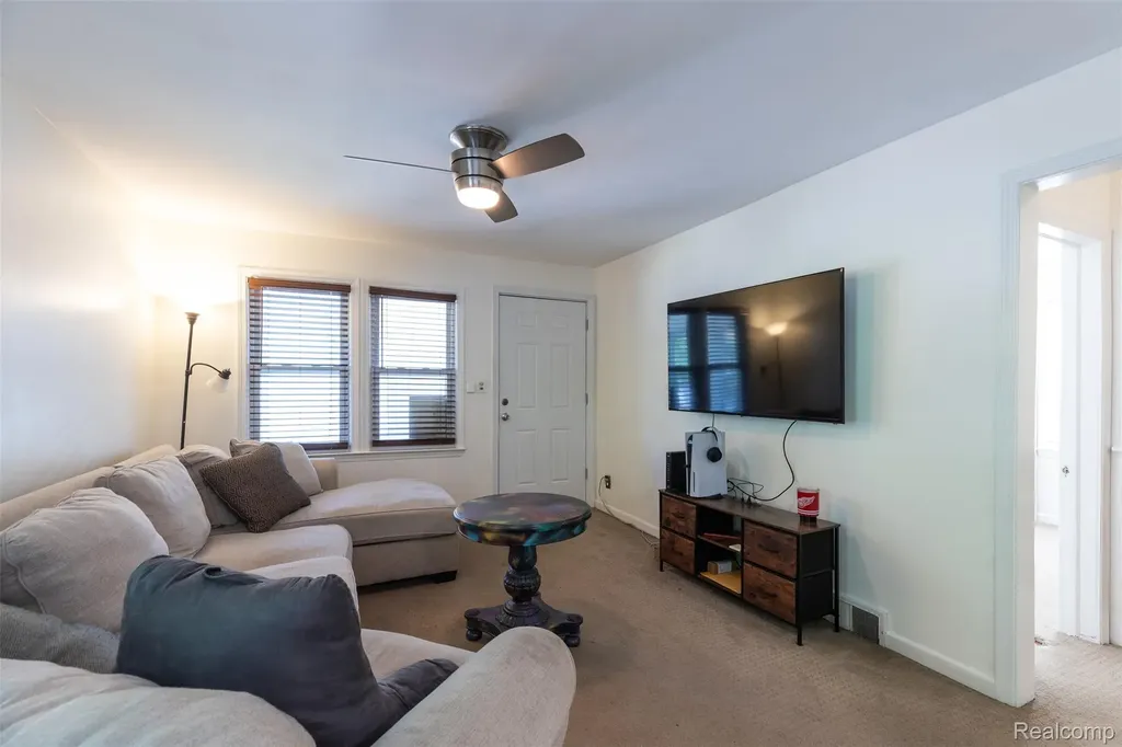315 Brain Avenue Belleville City MI 48111