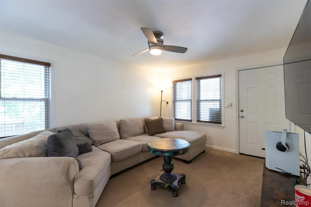 315 Brain Avenue Belleville City MI 48111
