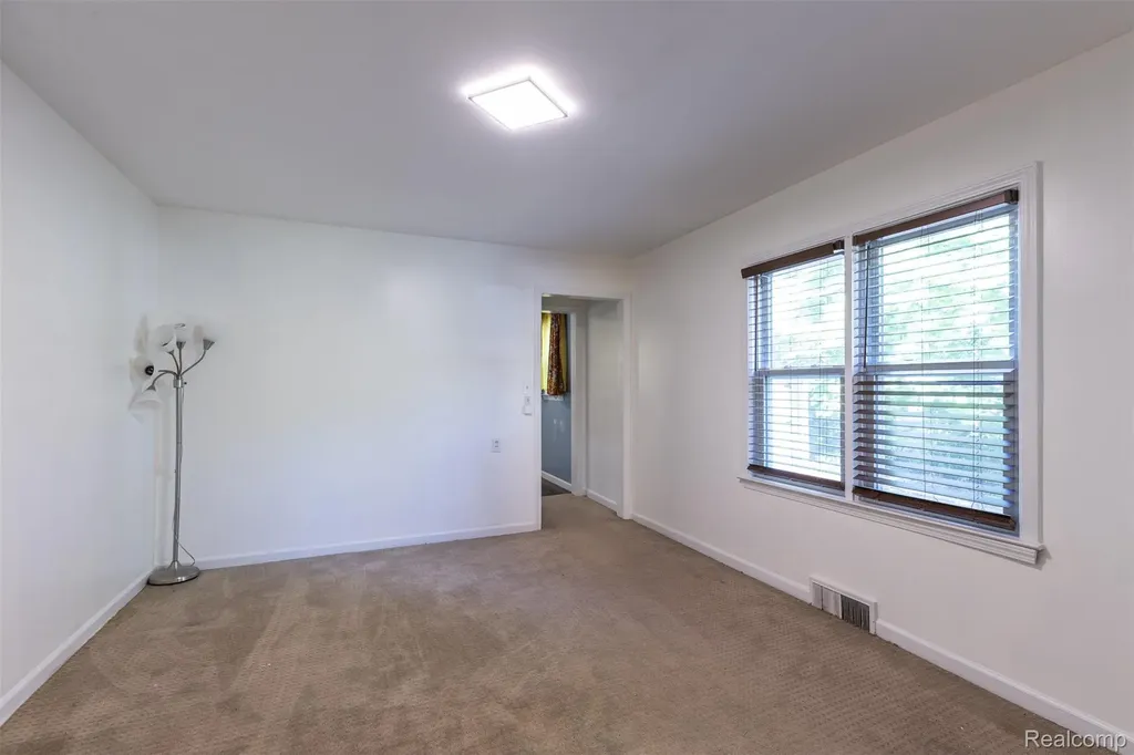 315 Brain Avenue Belleville City MI 48111