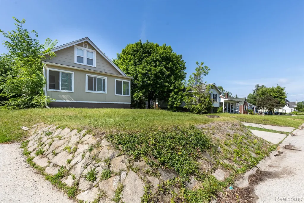 315 Brain Avenue Belleville City MI 48111