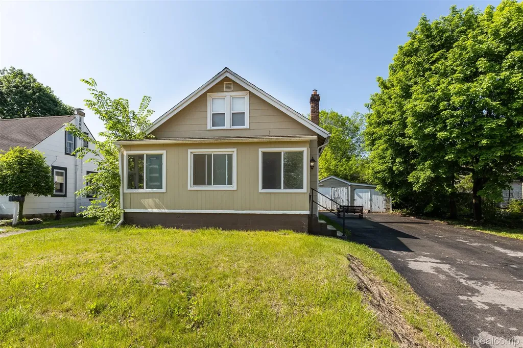 315 Brain Avenue Belleville City MI 48111