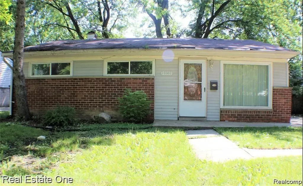 28148 Fairfax Street Southfield City MI 48076