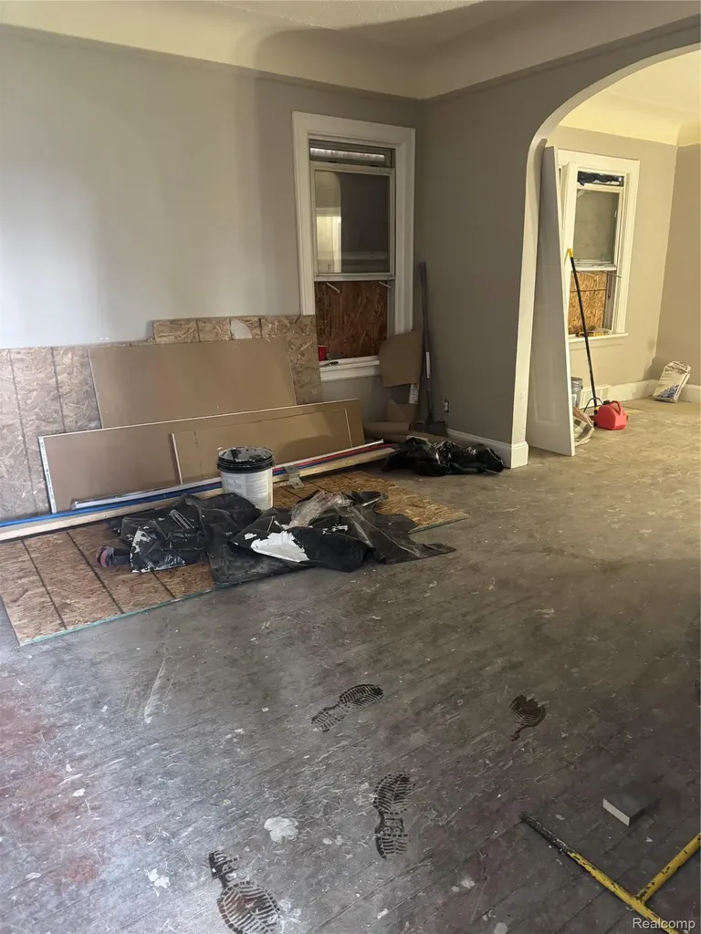 15860 Pierson Street Detroit City MI 48223