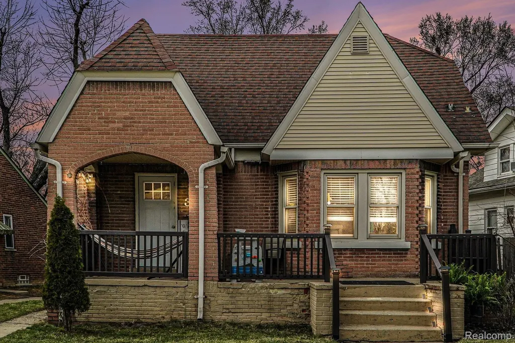 39 Neome Drive Pontiac City MI 48341