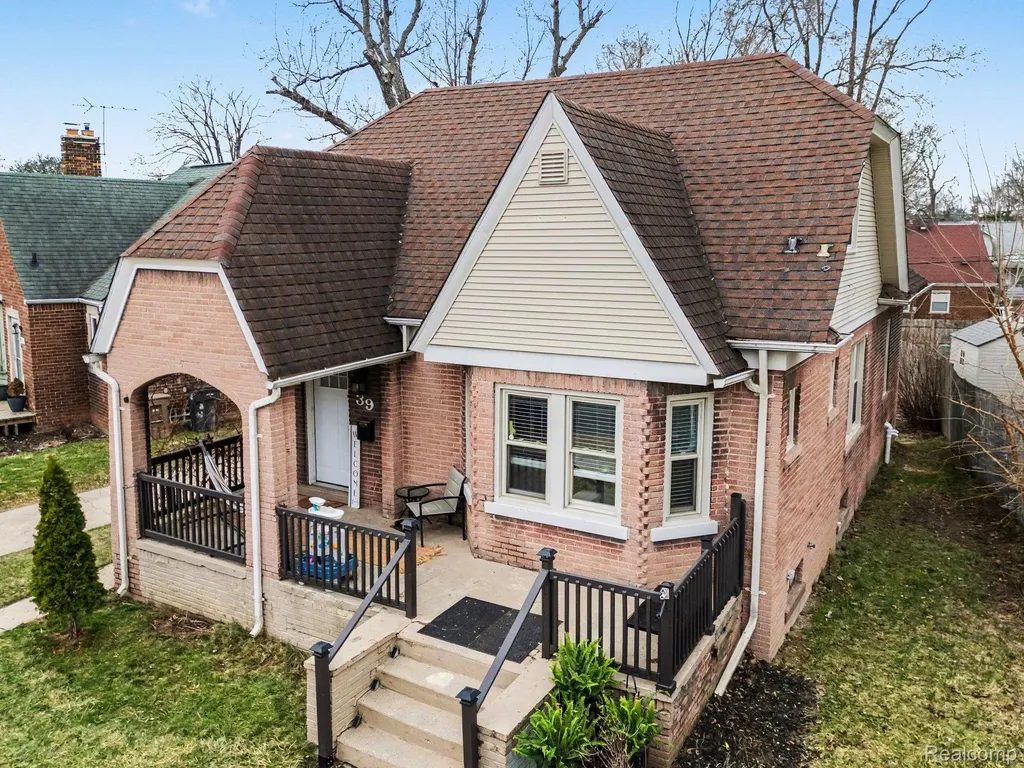 39 Neome Drive Pontiac City MI 48341