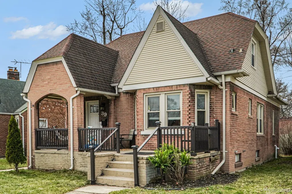 39 Neome Drive Pontiac City MI 48341