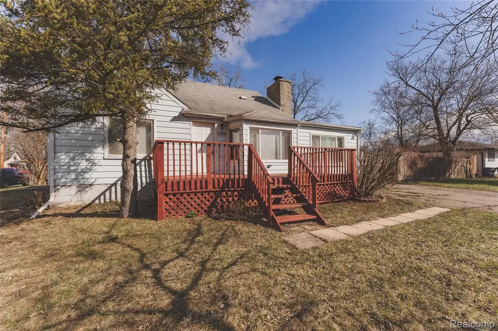 31756 Palmer Road Westland City MI 48186