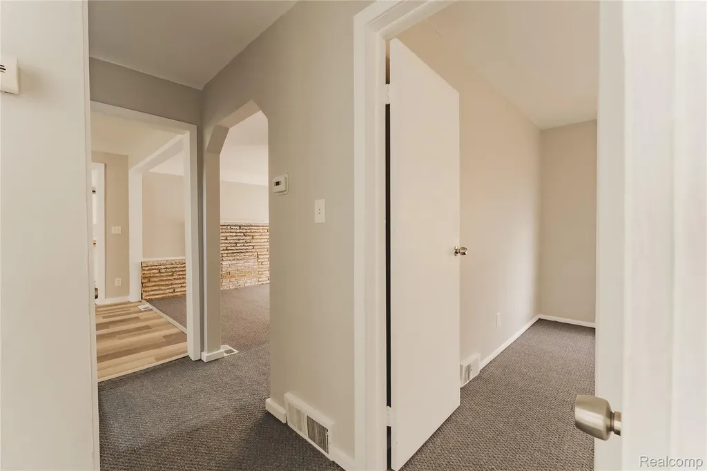31756 Palmer Road Westland City MI 48186