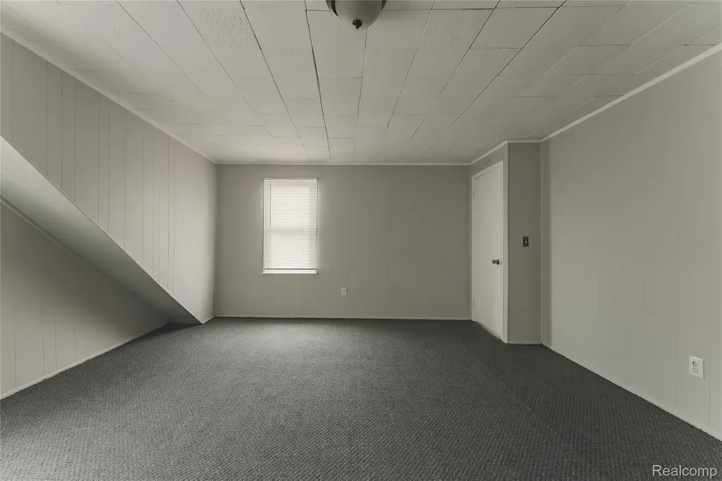 31756 Palmer Road Westland City MI 48186