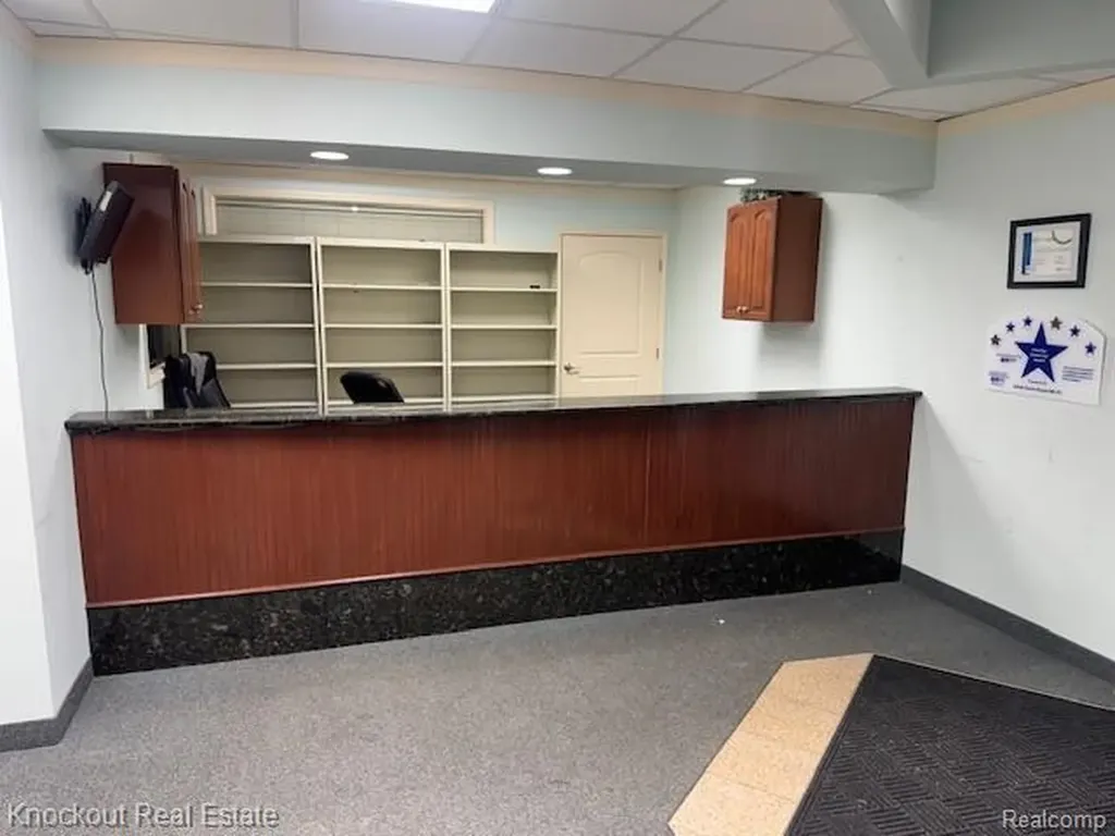 18451 W 12 Mile Road Lathrup Village City MI 48076