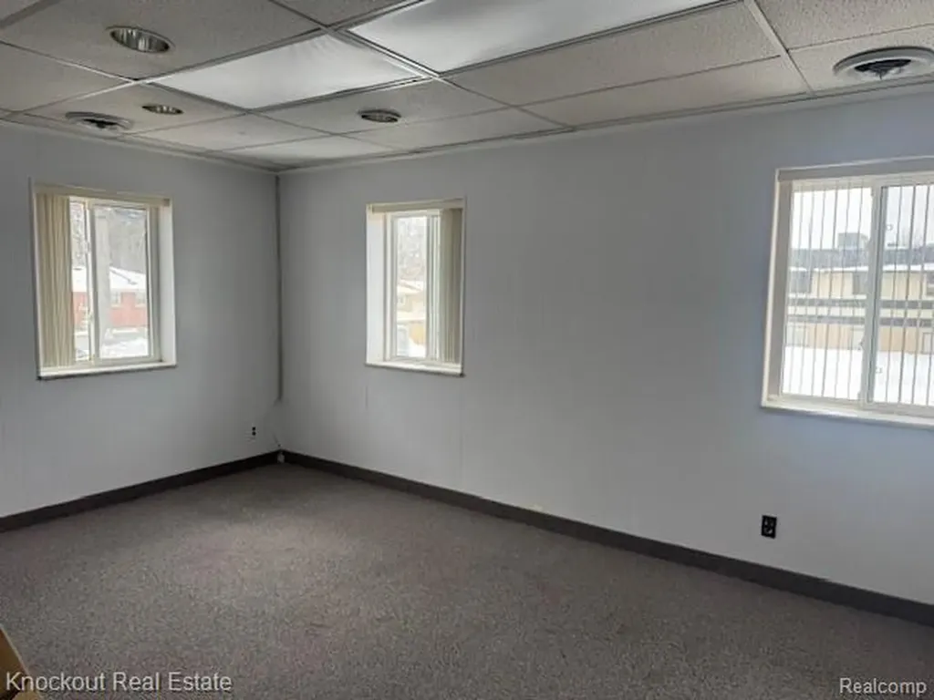 18451 W 12 Mile Road Lathrup Village City MI 48076