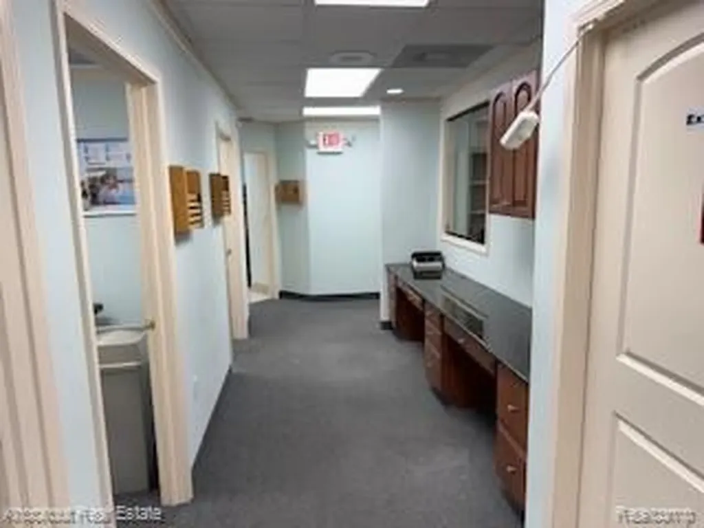18451 W 12 Mile Road Lathrup Village City MI 48076