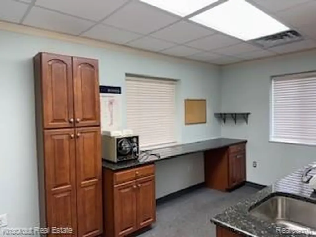 18451 W 12 Mile Road Lathrup Village City MI 48076