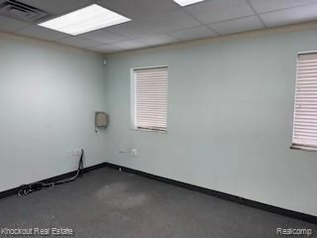 18451 W 12 Mile Road Lathrup Village City MI 48076