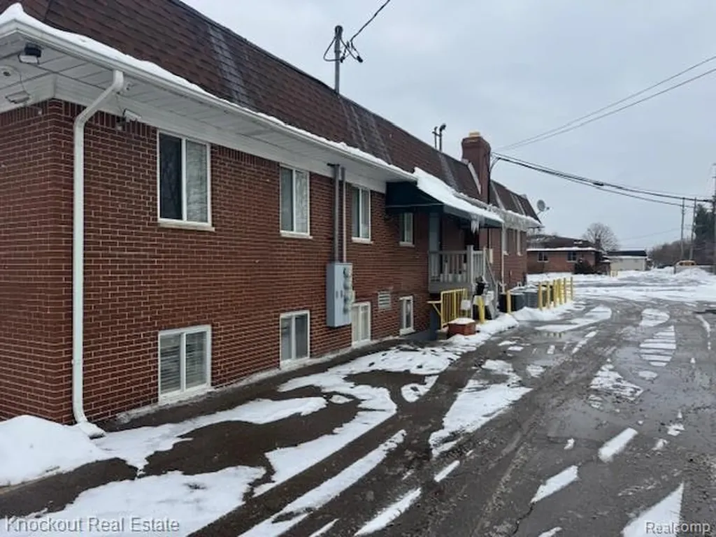 18451 W 12 Mile Road Lathrup Village City MI 48076