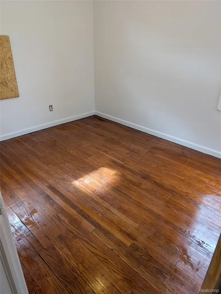 5575 Buckingham Avenue Detroit City MI 48224