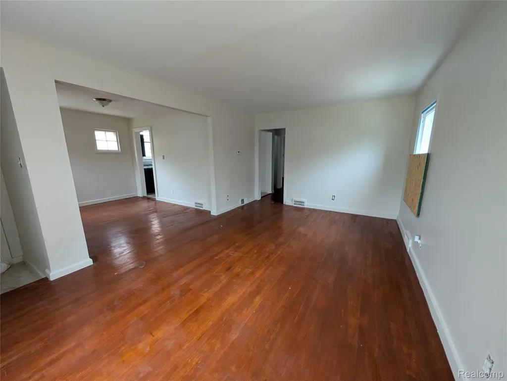 5575 Buckingham Avenue Detroit City MI 48224