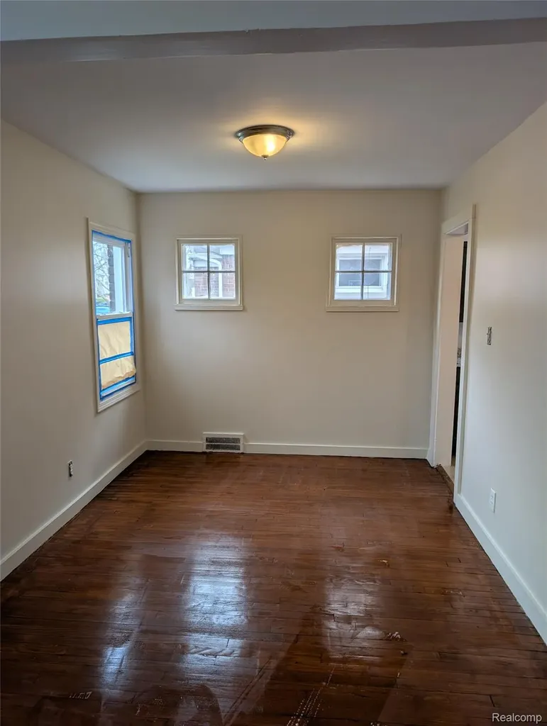 5575 Buckingham Avenue Detroit City MI 48224