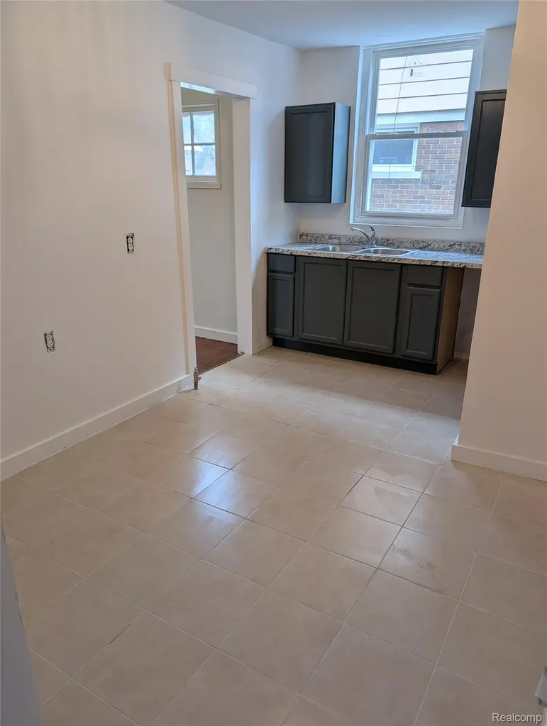 5575 Buckingham Avenue Detroit City MI 48224