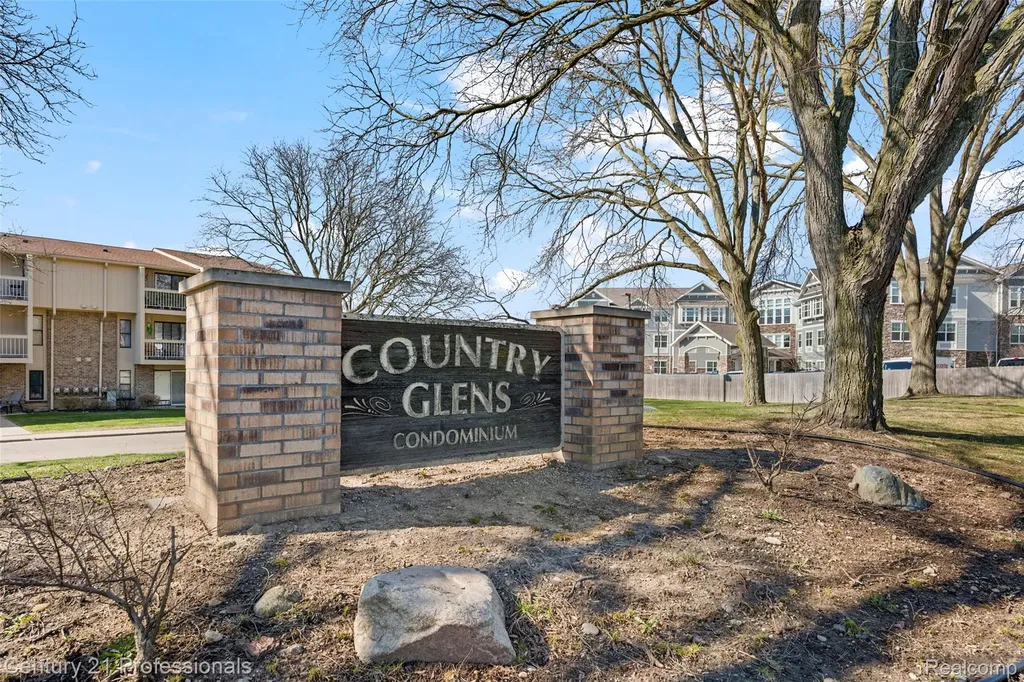 30515 W 14 Mile Road Farmington Hills City MI 48334