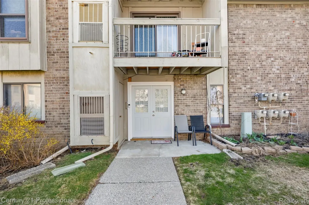 30515 W 14 Mile Road Farmington Hills City MI 48334